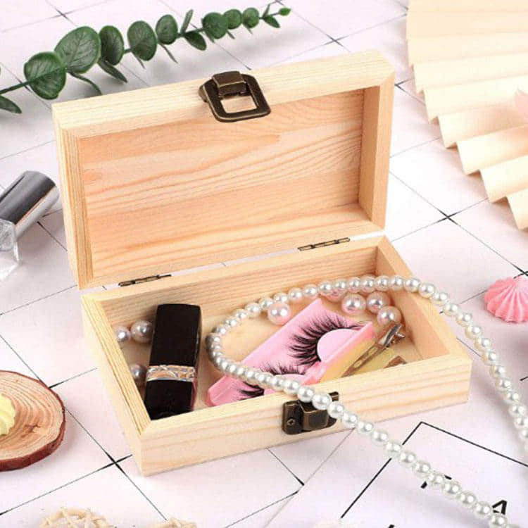 Custom Wood Treasure Chest Decorative Wooden Box Pine Wood Box with Locking Clasp for Crafts